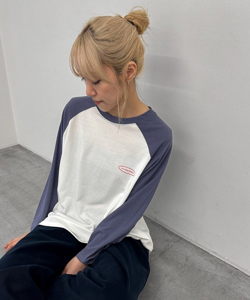 CANAL JEAN(キャナルジーン)の「Lakey Park 胸ロゴ配色ラグランロンT(Tシャツ/カットソー・レディース・ネイビー/パープル・ONE SIZE)」の7枚目の写真