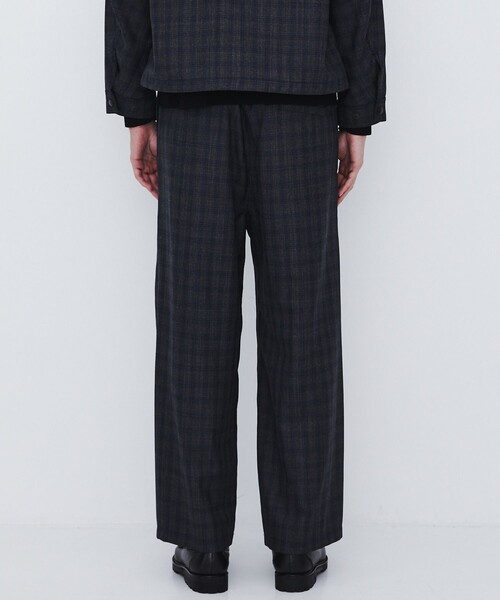 UNITED TOKYO(ユナイテッドトウキョウ)の「【数量限定】CUBA CHECK 2タックワイドパンツ |愛知ウール/防臭/ムレ防止(スラックス・メンズ・ネイビー/ブラウン・2/1)」の12枚目の写真