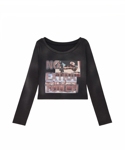 NO EXTRA TOUCH（ノー・エクストラ・タッチ）の「Logo Crop Long Sleeve Tee (Black) / 26FWTS002BK（Tシャツ/カットソー・レディース・ブラック・SMALL/MEDIUM）」の3枚目の写真