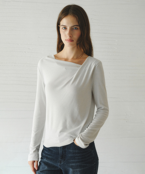 LENINA(レニーナ)の「ROEL drape neck t-shirt_LIGHT GRAY(Tシャツ/カットソー・レディース・ライトグレー・FREE)」の3枚目の写真