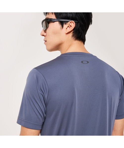 OAKLEY(オークリー)の「オークリー FOUNDATIONAL TECH SS CREW 1.0/Tシャツ/スポーツ・トレーニングコレクション/メンズ/OAKLEY(Tシャツ/カットソー・メンズ・ブラック/ブルーグレー・L/M/XL/S)」の7枚目の写真