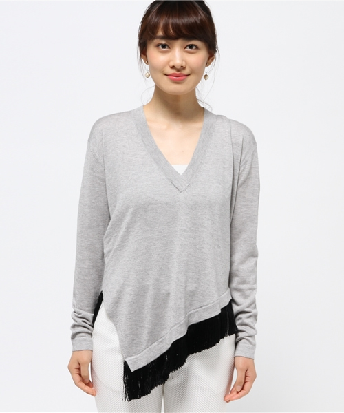10 CROSBY DEREK LAM（テンクロスビーデレクラム）の「10CROSBY フリンジツキ Vネック プルオーバー◆（ニット/セーター・レディース・グレー・36/38）」の2枚目の写真
