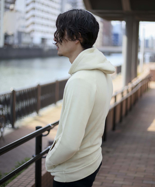 FRUIT OF THE LOOM（フルーツオブザルーム）の「【FRUIT OF THE LOOM/フルーツオブザルーム】プリントピグメントプルパーカースウェット（パーカー・メンズ・ブラック/ベージュ/カーキ/レッド系その他・MEDIUM/LARGE）」の8枚目の写真