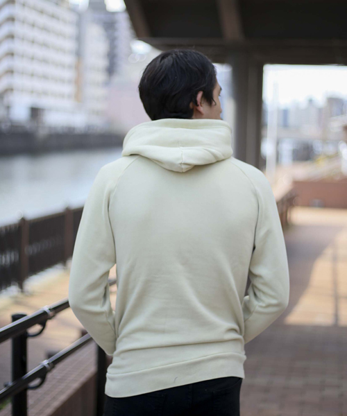 FRUIT OF THE LOOM（フルーツオブザルーム）の「【FRUIT OF THE LOOM/フルーツオブザルーム】プリントピグメントプルパーカースウェット（パーカー・メンズ・ブラック/ベージュ/カーキ/レッド系その他・MEDIUM/LARGE）」の7枚目の写真