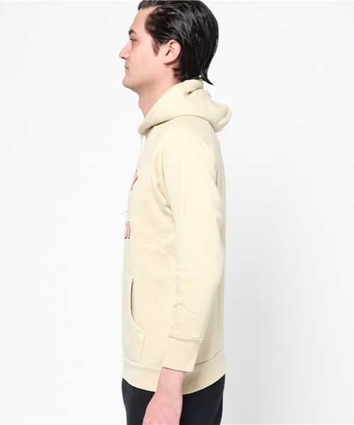 FRUIT OF THE LOOM（フルーツオブザルーム）の「【FRUIT OF THE LOOM/フルーツオブザルーム】プリントピグメントプルパーカースウェット（パーカー・メンズ・ブラック/ベージュ/カーキ/レッド系その他・MEDIUM/LARGE）」の9枚目の写真