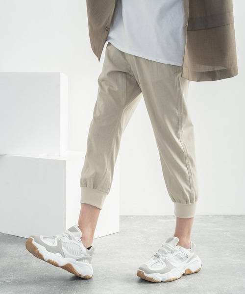 Rocky Monroe(ロッキーモンロー)の「コットンリネン イージークロップドジョガーパンツ 別注ワンマイルウェア(その他パンツ・メンズ・ベージュ/ネイビー/ブラック/カーキ/ホワイト/ピンク/ブルー/グレー/サックスブルー/ワンウォッシュ/ブラウン/チャコール/ブラック系/ブルーグレー/ベージュ系・M/LL/L/XXL/S)」の18枚目の写真