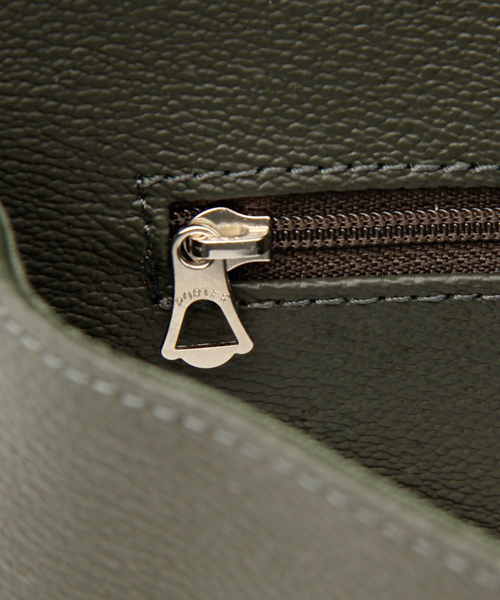 PORTER(ポーター)の「PORTER GIRL JEAN SHOULDER BAG(L) <B印 YOSHIDA SELECT>(ショルダーバッグ・レディース・ブラック/カーキ/ブラウン/レッド・ONE SIZE)」の19枚目の写真