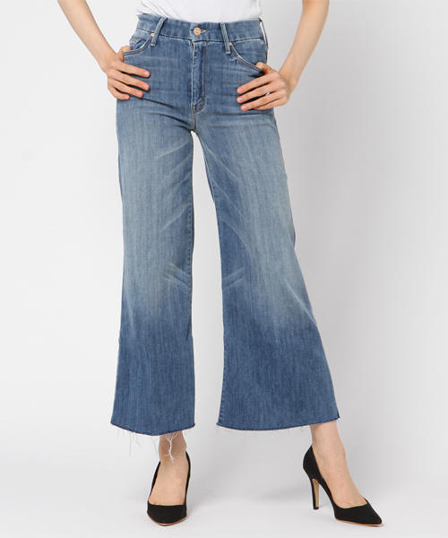 MOTHER DENIM(マザーデニム)の「MOTHER クロップドフレアデニムパンツ(デニムパンツ・レディース・ブルー・23/24)」の15枚目の写真