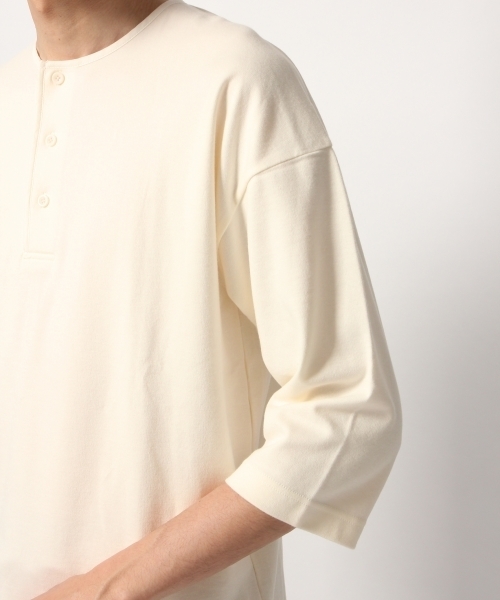 GLOBAL WORK(グローバルワーク)の「【ROOM】ヘンリーネック8分袖 Men/783165(Tシャツ/カットソー・メンズ・ライトピンク/ライトブルー/ホワイト・MEDIUM/LARGE)」の9枚目の写真