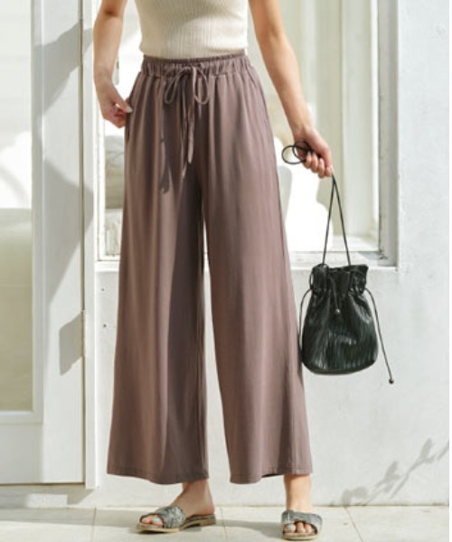 KOBE LETTUCE（コウベレタス）の「UVカットワイドパンツ＆ガウチョパンツ（その他パンツ・レディース・ブラック系その他/ブルー系その他/ブラック系その他2/ブルー系その他2/ネイビー/ブラック/モカ・FREE/3）」の5枚目の写真