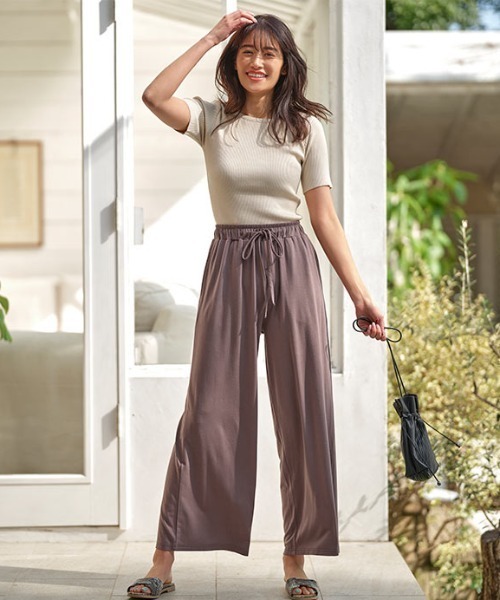 KOBE LETTUCE（コウベレタス）の「UVカットワイドパンツ＆ガウチョパンツ（その他パンツ・レディース・ブラック系その他/ブルー系その他/ブラック系その他2/ブルー系その他2/ネイビー/ブラック/モカ・FREE/3）」の16枚目の写真