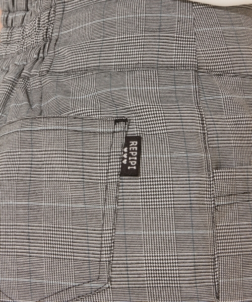 repipi armario（レピピ アルマリオ）の「グレンチェックサスツキショートパンツ（その他パンツ・キッズ・ダークグレー/ダークブラウン・LARGE/SMALL/X-SMALL/MEDIUM）」の4枚目の写真