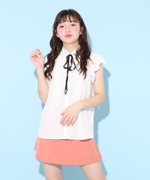 repipi armario（レピピ アルマリオ）の「リボンノースリブラウス２（シャツ/ブラウス・キッズ・ホワイト/イエロー/ダークグレー・LARGE/MEDIUM/SMALL/X-SMALL）」の2枚目の写真