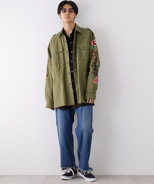 Iroquois（イロコイ）の「【Iroquois】REDROSE EMBROIDARY（ミリタリージャケット・メンズ・カーキ/ブラック・2/1）」の6枚目の写真