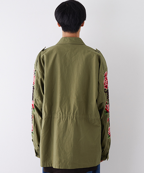 Iroquois（イロコイ）の「【Iroquois】REDROSE EMBROIDARY（ミリタリージャケット・メンズ・カーキ/ブラック・2/1）」の8枚目の写真