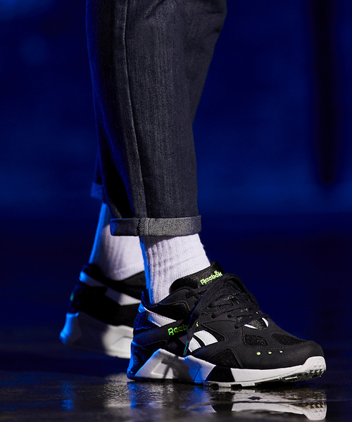 Reebok（リーボック）の「アズトレック [AZTREK BW]（スニーカー・メンズ・ホワイト×ブラック/ブラック×ホワイト・23.5cm/24.5cm/25.5cm/26.5cm/27.5cm/28.5cm/23.0cm/24.0cm/25.0cm/26.0cm/27.0cm/28.0cm/29.0cm）」の2枚目の写真