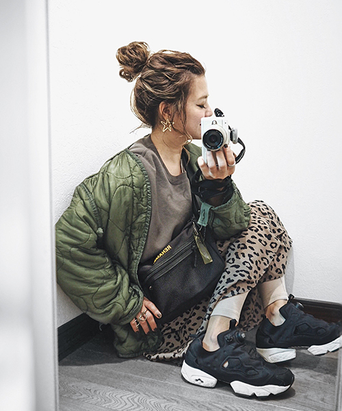 DEVICE（デバイス）の「Rename CORDURA ナイロン 軽量 ミニ ショルダーバッグ（ショルダーバッグ・レディース・ブラック/ブラック×ホワイト/ブラック×イエロー・FREE）」の4枚目の写真