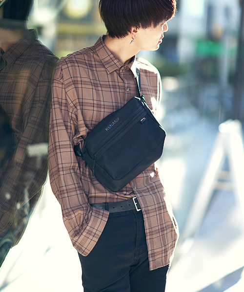 DEVICE（デバイス）の「Rename CORDURA ナイロン 軽量 ミニ ショルダーバッグ（ショルダーバッグ・レディース・ブラック/ブラック×ホワイト/ブラック×イエロー・FREE）」の5枚目の写真