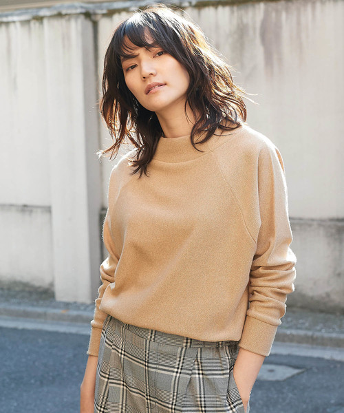 AMERICAN HOLIC（アメリカンホリック）の「・ハイネックラグランプルオーバー＊（Tシャツ/カットソー・レディース・キャメル/ブラック/ベージュ系その他/杢グレー・FREE）」の4枚目の写真