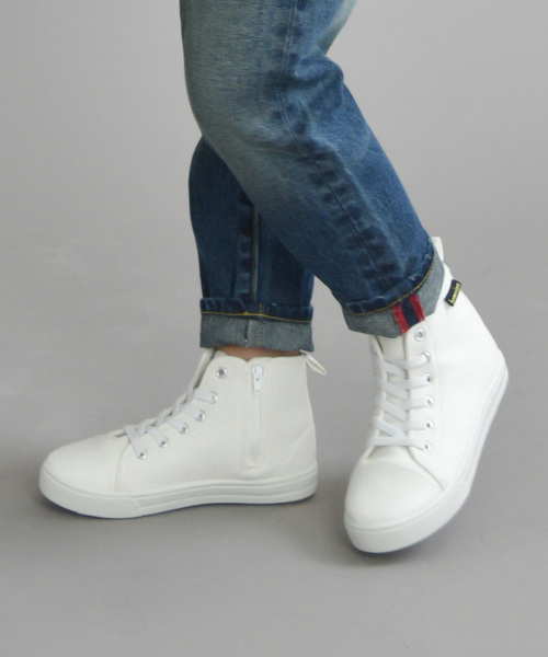 BRANSHES（ブランシェス）の「ハイカットスニーカー14cm-19cm（スニーカー・キッズ・ブラック/オフホワイト/カーキオリーブ・15cm/16cm/17cm/18cm/14cm/19cm）」の2枚目の写真