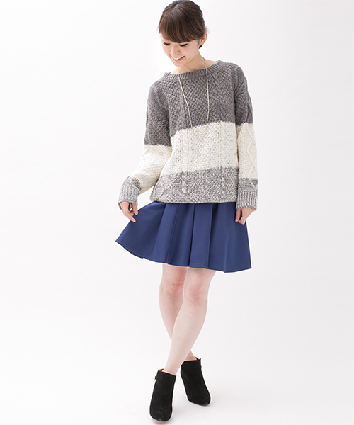 NANO universe（ナノユニバース）の「3段配色ケーブルニットプルオーバー L/S（ニット/セーター・レディース・ブラック/グレー・FREE）」の4枚目の写真