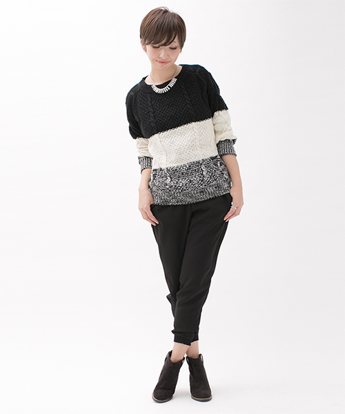 NANO universe（ナノユニバース）の「3段配色ケーブルニットプルオーバー L/S（ニット/セーター・レディース・ブラック/グレー・FREE）」の7枚目の写真