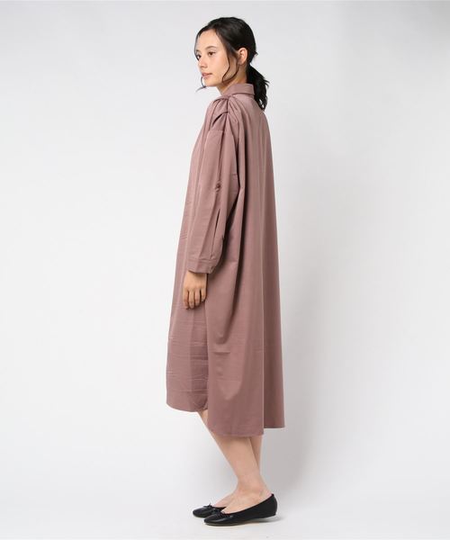 おしゃれスタ(オシャレスタ)の「ストレッチサテン タックデザインシャツOP(LC)(ワンピース・レディース・ベージュ/ネイビー/ブラック・FREE)」の4枚目の写真