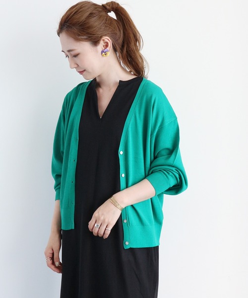 AMERICAN HOLIC（アメリカンホリック）の「Vネックドルマンニットカーディガン＊（カーディガン/ボレロ・レディース・グリーン/アイボリー/ブラック/モカ/ピンク/ブルー・MEDIUM/LARGE/L/M）」の4枚目の写真