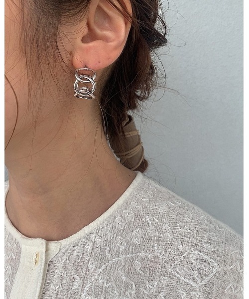 mou（モウ）の「Hoop Chain Pierce（ピアス（両耳用）・レディース・シルバー・FREE）」の2枚目の写真