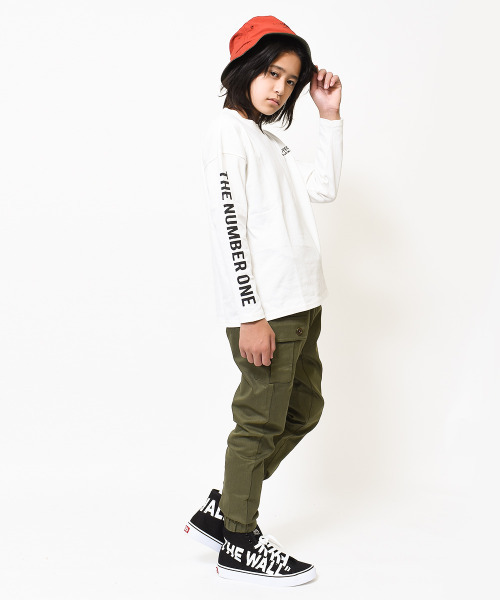 RAT EFFECT（ラットエフェクト）の「袖ロゴプリントロングTシャツ（Tシャツ/カットソー・キッズ・ベージュ/オフホワイト/カーキ/ブルー/ブラック・120/130/140/150/160/170）」の7枚目の写真