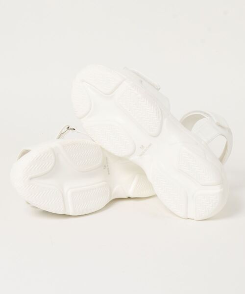 RASVOA(ラスボア)の「厚底ベルトサンダル(サンダル・レディース・ブラック/オフホワイト・M/L)」の4枚目の写真