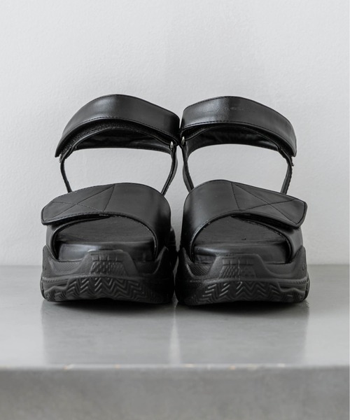 RASVOA(ラスボア)の「厚底ベルトサンダル(サンダル・レディース・ブラック/オフホワイト・M/L)」の5枚目の写真