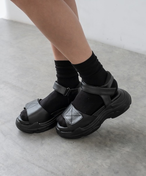 RASVOA(ラスボア)の「厚底ベルトサンダル(サンダル・レディース・ブラック/オフホワイト・M/L)」の8枚目の写真