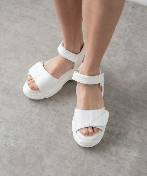 RASVOA(ラスボア)の「厚底ベルトサンダル(サンダル・レディース・ブラック/オフホワイト・M/L)」の13枚目の写真