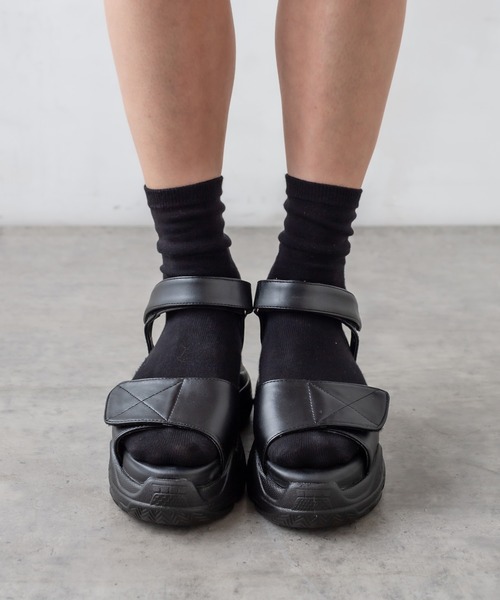 RASVOA(ラスボア)の「厚底ベルトサンダル(サンダル・レディース・ブラック/オフホワイト・M/L)」の16枚目の写真