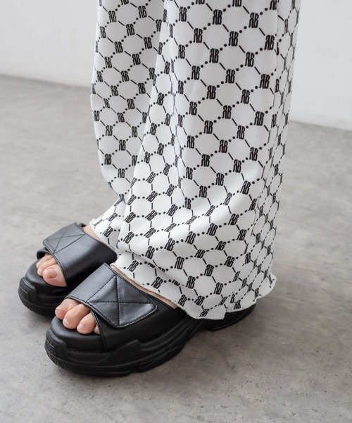 RASVOA(ラスボア)の「厚底ベルトサンダル(サンダル・レディース・ブラック/オフホワイト・M/L)」の11枚目の写真