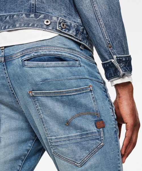 G-STAR（ジースター）の「D-STAQ 3D SLIM JEANS/スリムテーパード（デニムパンツ・メンズ・ライトインディゴブルー・28/32/27/30/28/30/30/32/32/32/29/30/32/30/36/32/27/32/29/32/34/30/30/30/33/32/31/32/33/30/31/30/36/30/34/32）」の2枚目の写真