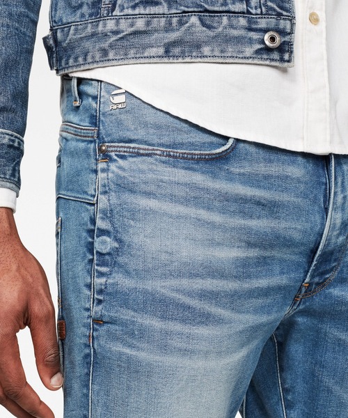 G-STAR（ジースター）の「D-STAQ 3D SLIM JEANS/スリムテーパード（デニムパンツ・メンズ・ライトインディゴブルー・28/32/27/30/28/30/30/32/32/32/29/30/32/30/36/32/27/32/29/32/34/30/30/30/33/32/31/32/33/30/31/30/36/30/34/32）」の3枚目の写真