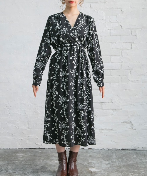 Newlyme（ニューリーミー）の「カシュクール花柄ワンピース