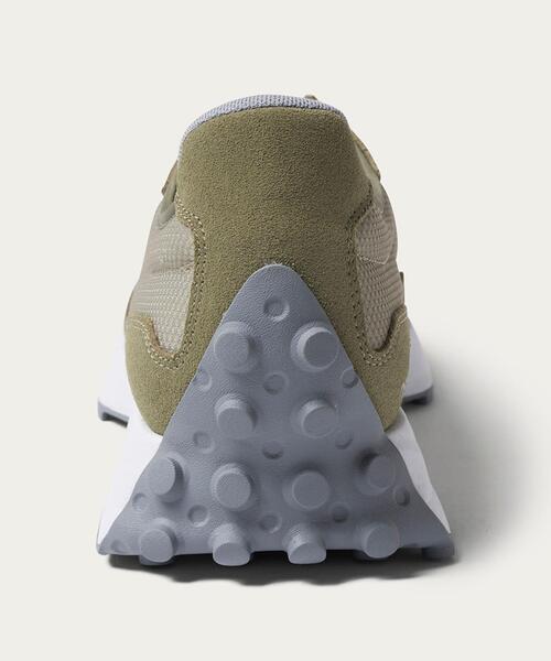 NEW BALANCE（ニューバランス）の「【別注】＜New Balance（ニューバランス）＞MS327 スニーカー ◆（スニーカー・レディース・オリーブ・23cm/22.5cm/23.5cm/24cm/24.5cm/25cm）」の4枚目の写真