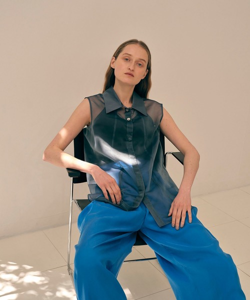 city（シティ）の「【CITY】シアーシャンブレーミドルチュニックシャツ（シャツ/ブラウス・レディース・カーキ/ブルー・FREE）」の3枚目の写真