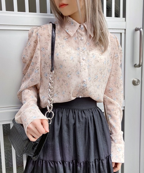 Figments（フィグメンツ）の「パールボタン花柄ブラウス（シャツ/ブラウス・レディース・ベージュ/ライトピンク・FREE）」の2枚目の写真