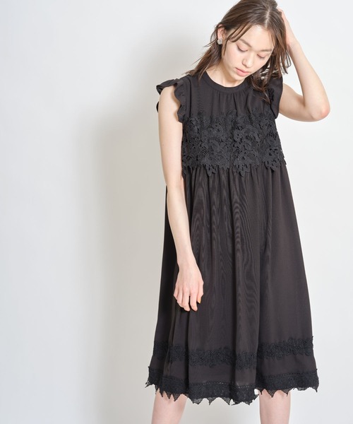 tocco closet（トッコ　クローゼット）の「ウエストりぼん付き肩フリルレース装飾シフォンワンピース（ワンピース・レディース・ホワイト/ブラック・M）」の14枚目の写真