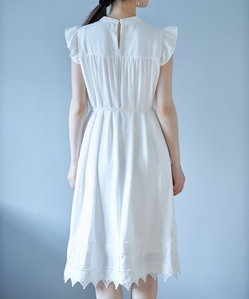 tocco closet（トッコ　クローゼット）の「ウエストりぼん付き肩フリルレース装飾シフォンワンピース（ワンピース・レディース・ホワイト/ブラック・M）」の19枚目の写真