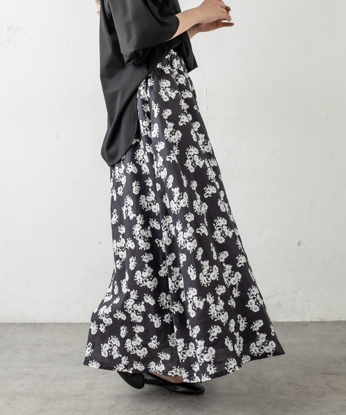 PUAL CE CIN（ピュアルセシン）の「麻/リネン キャンバス中花プリントスカート（スカート・レディース・ホワイト/ブラック/ナチュラル・FREE）」の16枚目の写真