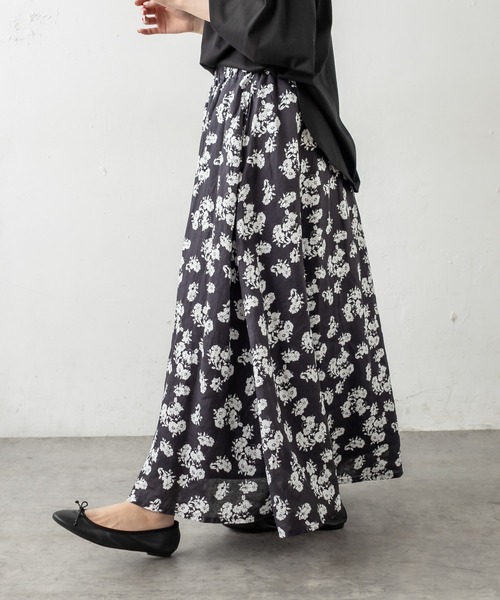 PUAL CE CIN（ピュアルセシン）の「麻/リネン キャンバス中花プリントスカート（スカート・レディース・ホワイト/ブラック/ナチュラル・FREE）」の18枚目の写真