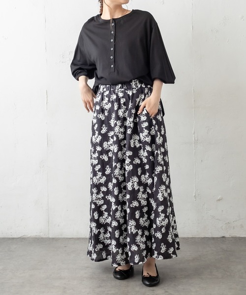 PUAL CE CIN（ピュアルセシン）の「麻/リネン キャンバス中花プリントスカート（スカート・レディース・ホワイト/ブラック/ナチュラル・FREE）」の20枚目の写真