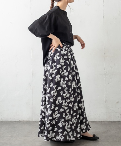 PUAL CE CIN（ピュアルセシン）の「麻/リネン キャンバス中花プリントスカート（スカート・レディース・ホワイト/ブラック/ナチュラル・FREE）」の21枚目の写真