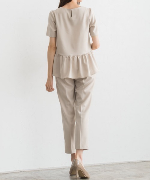 Pierrot（ピエロ）の「フレア切り替え半袖セットアップ（セットアップ・レディース・グレイッシュベージュ/グレイッシュブルー/ブラック・L/M/PM）」の4枚目の写真