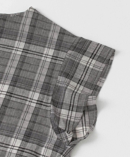 URBAN RESEARCH DOORS（アーバンリサーチドアーズ）の「チェック柄バックタックブラウス（シャツ/ブラウス・レディース・その他1/その他2・ONE）」の4枚目の写真